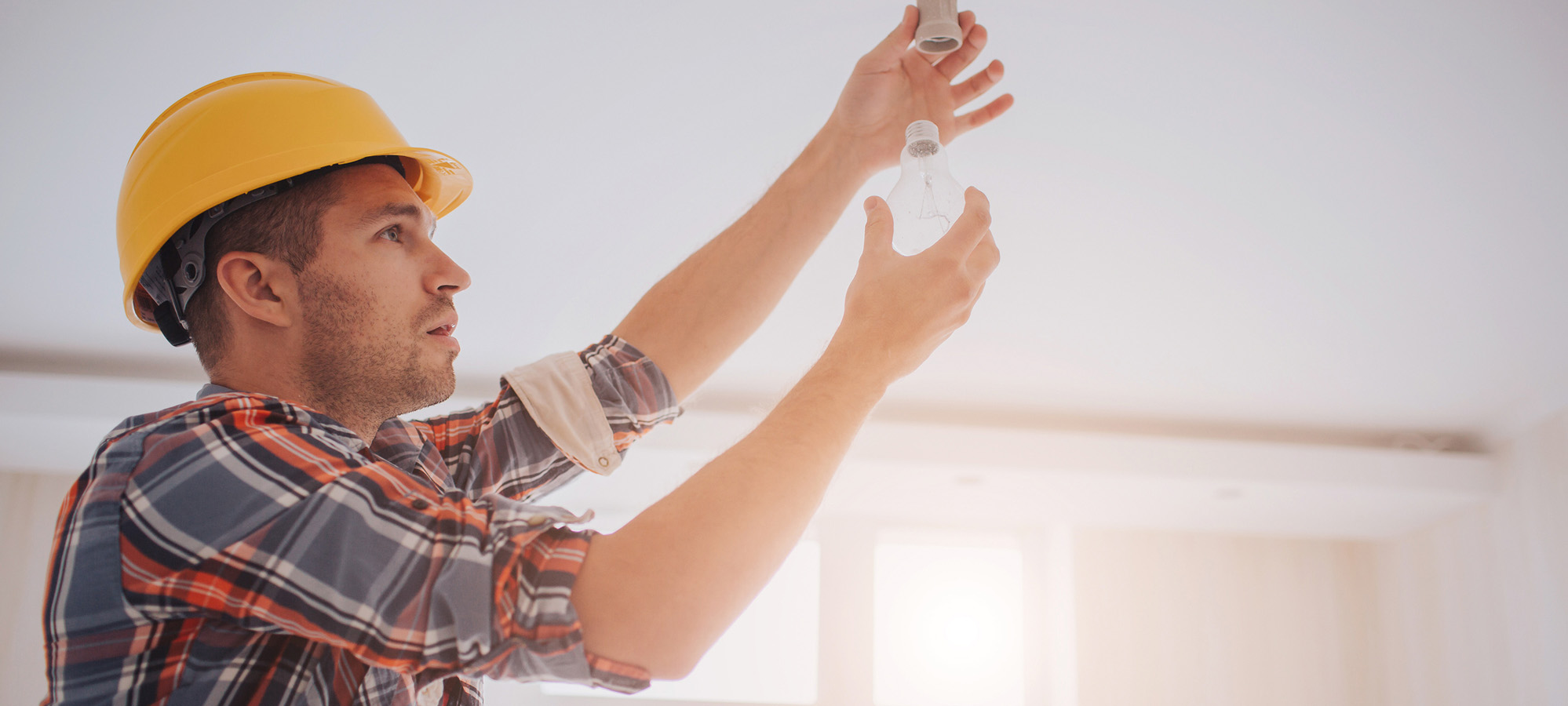 contractor installs energy efficient lightbulb to claim section 179d deduction