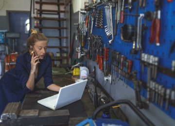 Mechanic in shop applying for paycheck protection loan